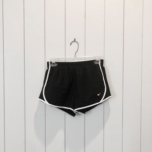 Girls Nike Tempo Shorts